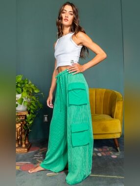 Bucket List Women’s Ribbed Wide Leg Cargo Pants | Green
